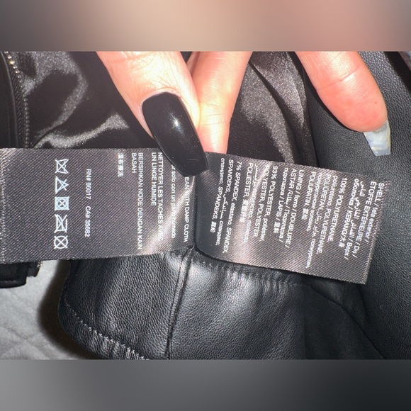 Stylish vegan leather jacket - Picture 3 of 3